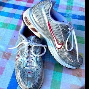 2006 Nike Air Rival Silver & Pink sz 7.5 *Like New*